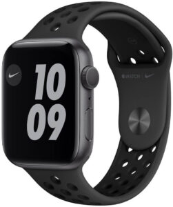 Apple Watch Nike Series 6 40mm vesm&iacute;rně &scaron;ed&yacute; hlin&iacute;k s antracitov&yacute;m/čern&yacute;m sportovn&iacute;m řem&iacute;nkem Nike